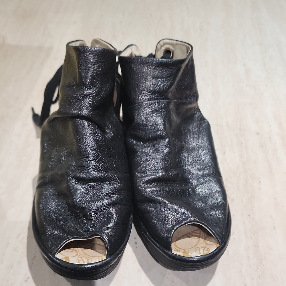 Black Leather Women's Shoes